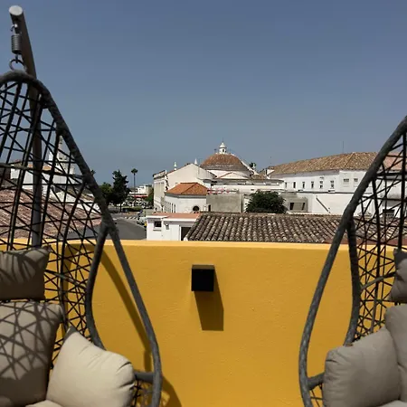 Casa A Julia In Faro's Heart