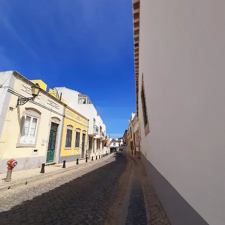 Apartment Casa A Julia In Faro's Heart